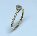 Anel Solitário com lateral Zircônias Ouro 18K - 70026221 - oticasvitoria